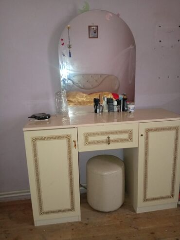 Yataq otağı dəstləri: İkinəfərlik çarpayı, 2 tumba — 1