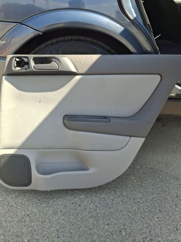 opel vectra b suret qutusu: Sol tərəfli avtomobil qapı paneli, avtomobilin daxili hissəsinə