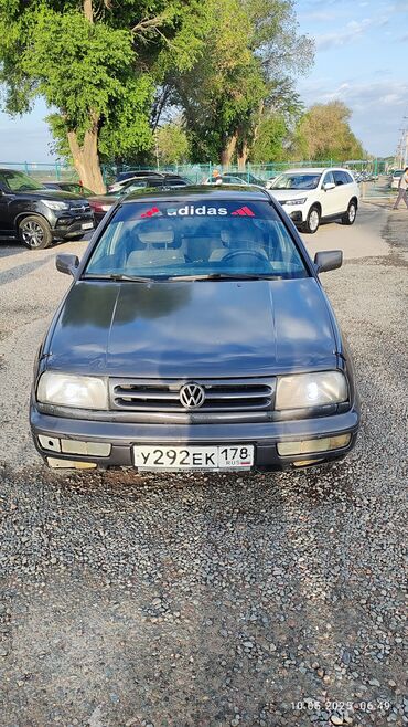 Volkswagen: Volkswagen Vento: 1993 г., 1.8 л, Механика, Бензин, Седан