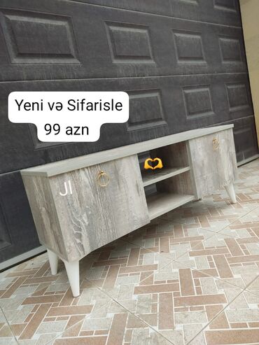 столик для кровати: TV stend