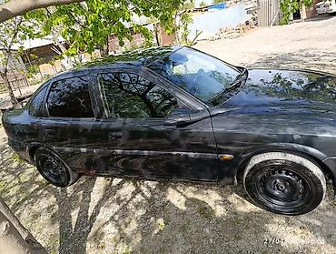 фольксваген пассат 1: Opel Vectra: 1.8 л | 1997 г. Седан — 3