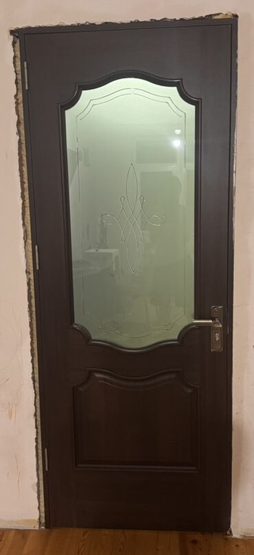mdf plintus qiymeti: İşlənmiş Otaq qapısı 80x215 sm Plintus ilə, Zəmanətsiz, Ünvandan götürmə
