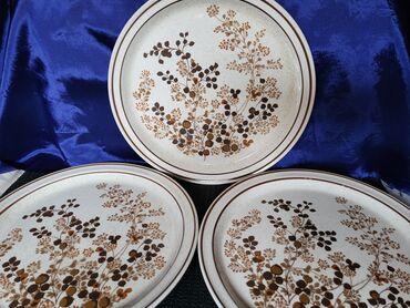 Staro posuđe i escajg: Engleski tanjiri Aranstone 70te. Tanjiri komada 3 u ceni,bez — 6