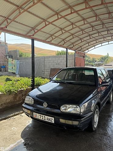 жили машина: Volkswagen Golf: 1995 г., 1.8 л, Кол менен иштөөчү, Бензин, Хетчбек — 4