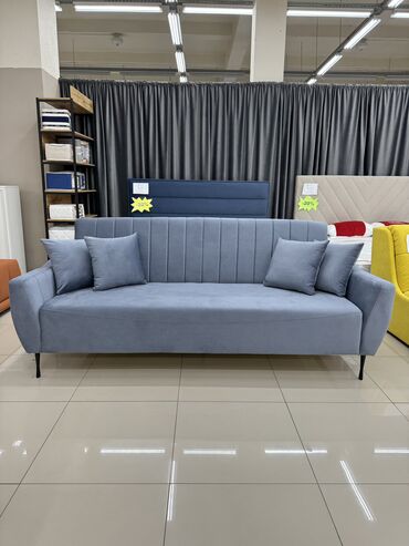 Кресла: Прямой диван, цвет - Голубой, В рассрочку, Новый