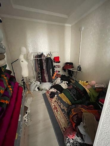 Продажа коттеджей и домов: Жер уй сатылат мал базардын жанында (паяз ата) магазиндин артында 5 — 9