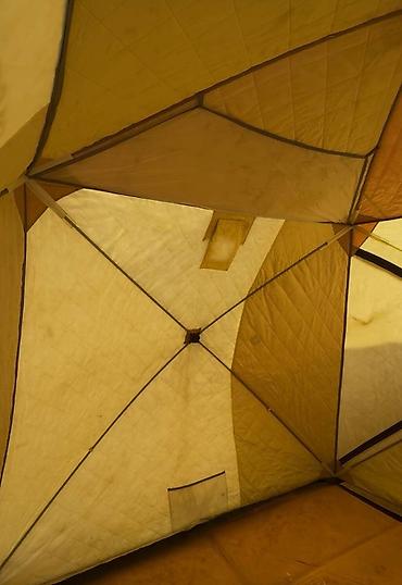 Другое для охоты и рыбалки: Продаю экипировку для зимней рыбалки. Топовую (в своей серии) палатку — 3