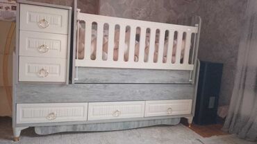 Beşiklər: Oğlan və qız üçün, Dördbucaq, Beşik, Dəst ilə, Matras ilə, Yellənmə mexanizmsiz