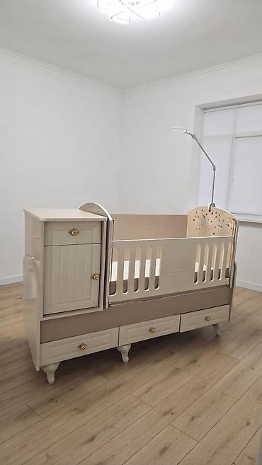 Besik 110 manat. Catdirilma odenisle. Olcu 170×120×70. Unvan Bakixanov