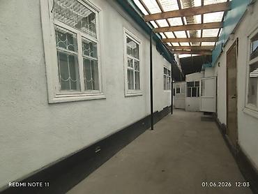 бир: Продаю дом в городе Каракол. Очень удобная локация. Можно под бизнес — 2