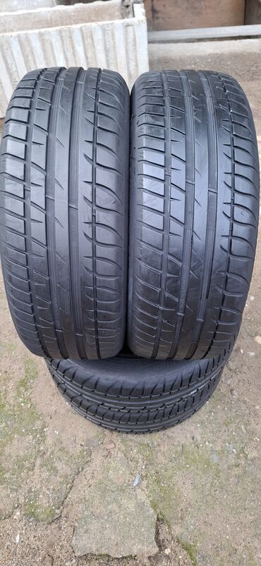 kapice od auta: 205 55 R16 Tigar High performance u odličnom stanju KAO NOVE. Gume