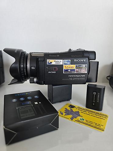 Sony HDR-CX700. üzərində 2 batareka adaptr və canta veriləcək. 96 gb