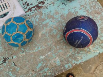 Boks kisələri: Başlıq: Top Təsvir: - 2 ədəd futbol topu dəsti - Rənglər: mavi