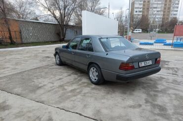 мерс 1988: Mercedes-Benz W124: 1988 г., 2.3 л, Механика, Бензин, Седан