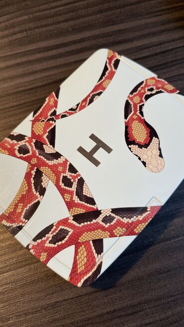 косметика в бишкеке: Палетка Hourglass “Snake”. Подходит для загорелой и смуглой кожи