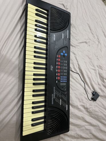 синтезатор casio: Продаю электрическую пианино отсуствуют некоторые кнопки которые не