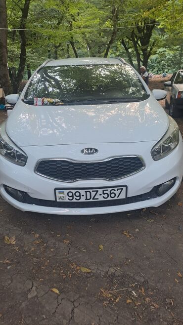 авто в кредит: Kia Ceed: 1.4 l | 2012 il Hetçbek