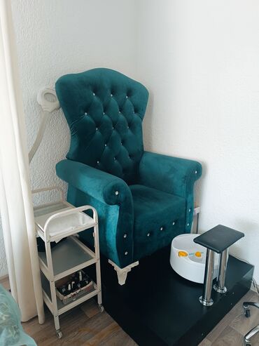 оборудование для педикюра: Продаю педикюрное кресло в отличном состоянии(трон для педикюра)