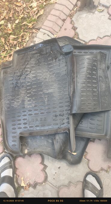 накидка на панель алькантара: Родные Резиновые Полики Для салона Honda, цвет - Черный