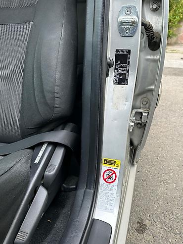 Toyota: Toyota Corolla hatchback (E120), gümüşü rəng. - Kuzov: 5 qapılı — 17