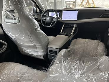 BYD: BYD Yuan Up: 2025 г., 5.5 л, Автомат, Электромобиль, Кроссовер — 7