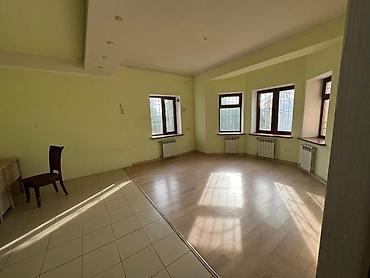салон красоты на аренду: 🏡Сдаётся просторный 3х этажный особняк по ул Тилебалды Ата — 4