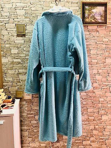 hamam xalat: Mavi rəngli yumşaq dəsmal materialdan xalat - Model: dizaltı uzunluq — 3
