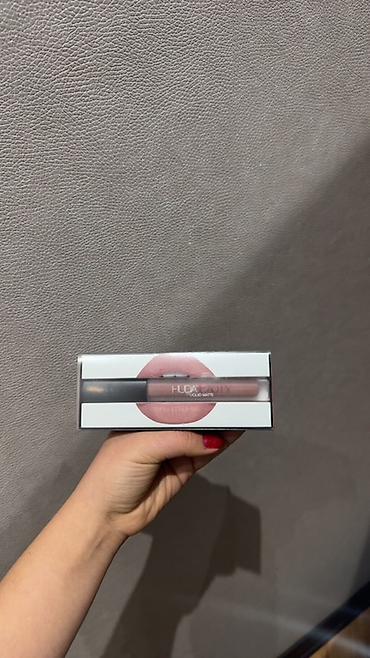 il: Məhsul: Huda Beauty Liquid Matte dodaq boyası Rəng: Wifey — 5