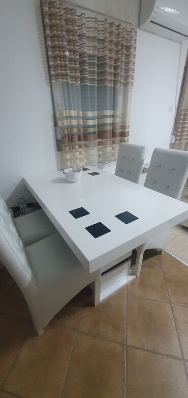 Setovi stolova i stolica: Sto i 4 stolice na prodaju na lalafo.rs — 5 Setovi stolova i stolica: Sto i 4 stolice na prodaju — 5