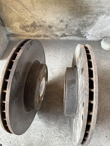 Тормозные диски: Предний тормозной диск BMW 2003 г., Б/у, Оригинал, Германия — 1