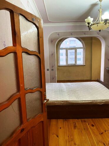 Köhnə tikili: Bakı, 3 otaqlı, Köhnə tikili, m. Nizami, 82 kv. m — 2