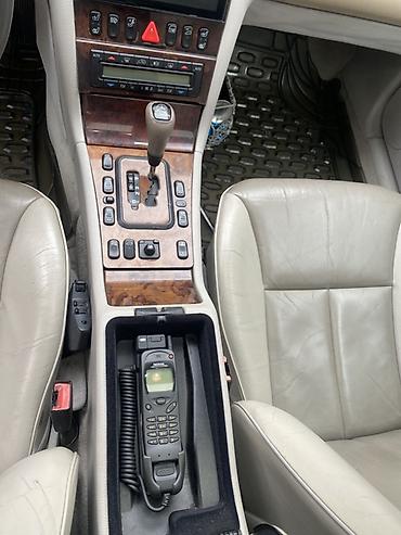 Mercedes-Benz: Mercedes-Benz E 280: 2.8 l | 1999 il Sedan — 10