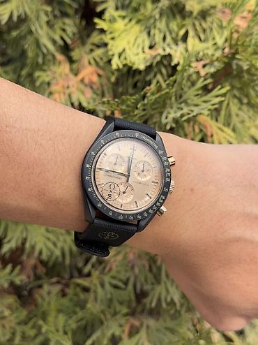 apple wath: Наручные часы OMEGA x Swatch Bioceramic MoonSwatch Mission to the Moon — 5