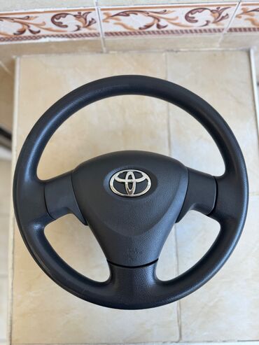 Toyota sükan. İdeal vəziyyətdədir. Maraqlanan zənglə əlaqə saxlasın