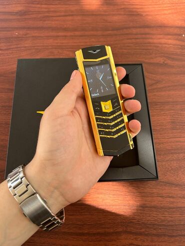 телефон fly iq4502: Vertu Signature Touch, цвет - Золотой, Гарантия, С документами