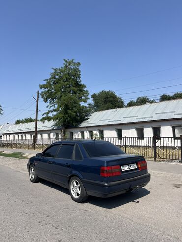 100000 сомдук машиналар: Volkswagen Passat: 1996 г., 2 л, Механика, Бензин, Седан