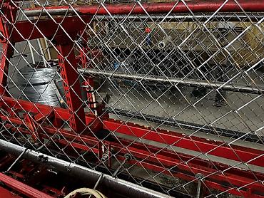 Станки для проволоки: Продаю действующее производство сетки Рабица, в оборудованном — 10