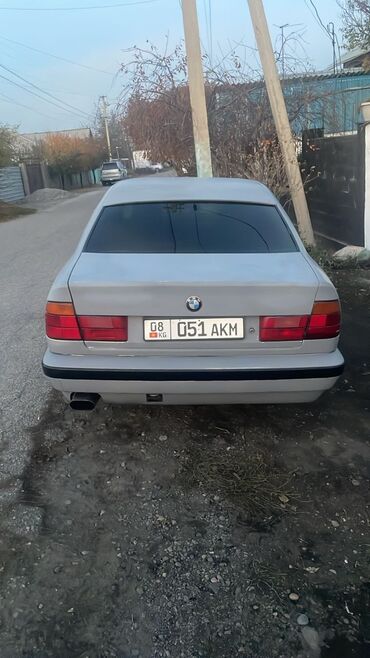 BMW: BMW 5 series: 1990 г., 2 л, Механика, Бензин, Седан