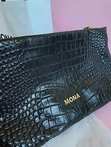 kos: MONA kožna torba – crna, reljef “krokodil” uzorka original - Model — 2