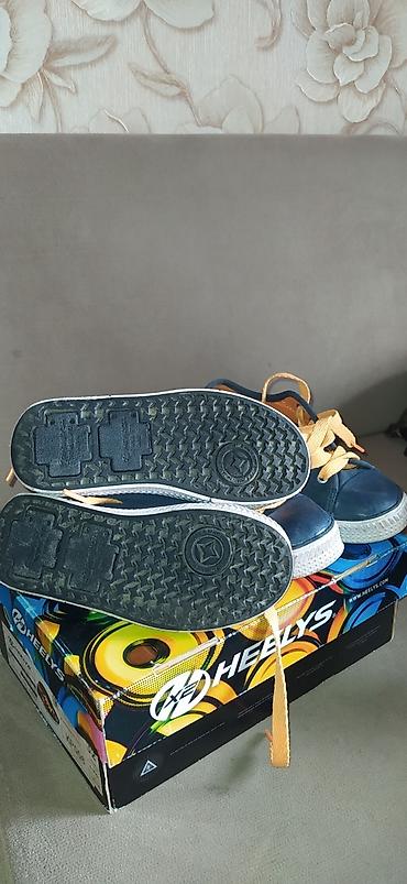 Жаш балдардын бут кийими: Роликовые кроссовки Heelys в хорошем состоянии.Размер 31 и 32.За две — 3