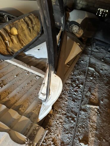 Digər avtomobil ehtiyat hissələri: Biri 60 azn dord qapi zavoddu -da lalafo.az — 3 Digər avtomobil ehtiyat hissələri: Biri 60 azn dord qapi zavoddu — 3