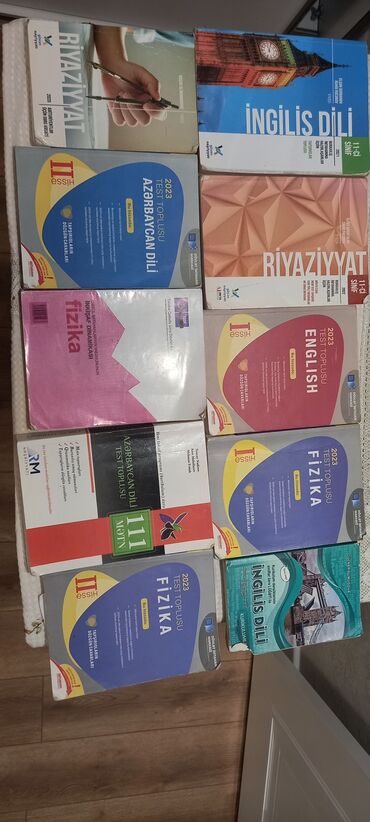 Kitablar, jurnallar, CD, DVD: Işlenib içi yazılmayıb kitablar seliqeli veziyetdedir sumqayit