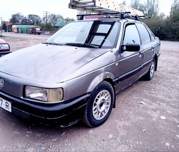 Volkswagen: Volkswagen Passat: 1988 г., 1.8 л, Механика, Бензин, Седан