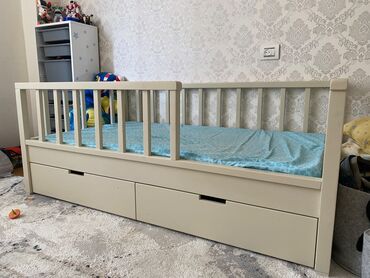 Təknəfərlik uşaq çarpayıları: Oğlan və qız üçün, İşlənmiş, Çarpayı, Bazasız, Matras ilə, Siyirməli