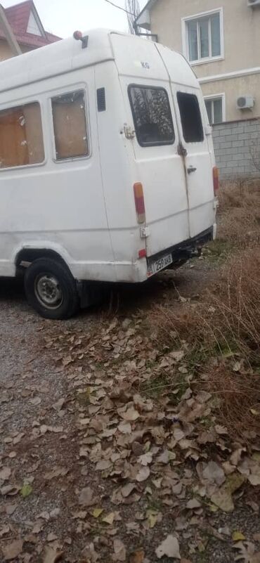 Mercedes-Benz: Mercedes-Benz : 1993 г., 2.3 л, Механика, Дизель, Бус