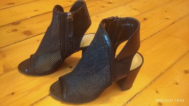 босоножки без каблука в Азербайджан | Босоножки, сандалии, шлепанцы: В хорошем состоянии. Высота каблука 10 см