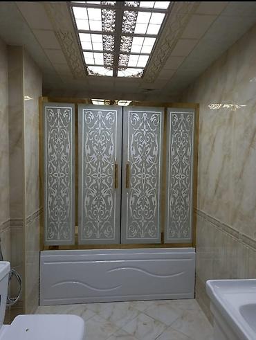 qapi setka: Qızılı çərçivəli şüşə vanna otağı kabinası - 4-panelli sürgülü — 1