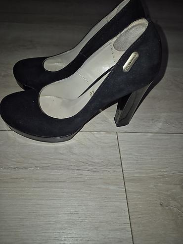Salonke: Lot obuće – 3 para ženske obuće 1) Crne salonke Dolce & Amaro - — 4