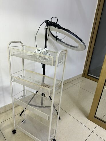 металлическая полка: Металлические этажерки на колёсиках (2 шт.) Описание: - Узкие