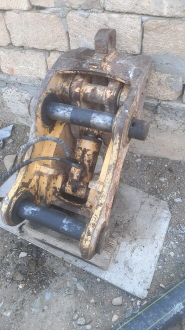 Коммерческий транспорт: Traktor zapcasti satilir 1600azn. Unvan saray m 1689 Nigaz